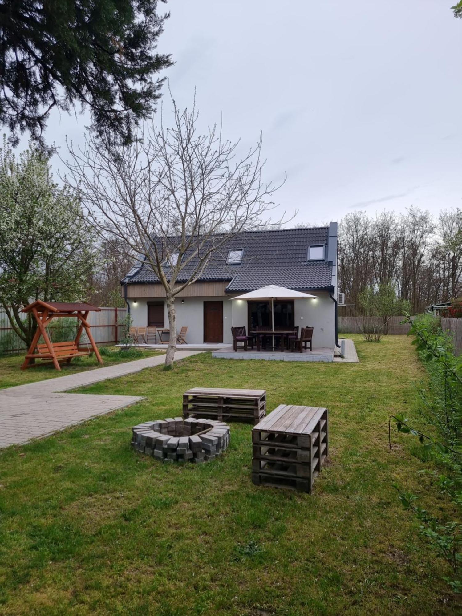 Habitat Of Dreams Villa Makó Екстериор снимка